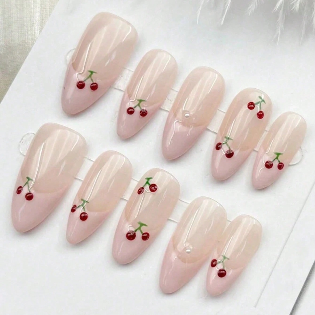 10 faux ongles en amande de ta - Nail Art Pink avis et prix