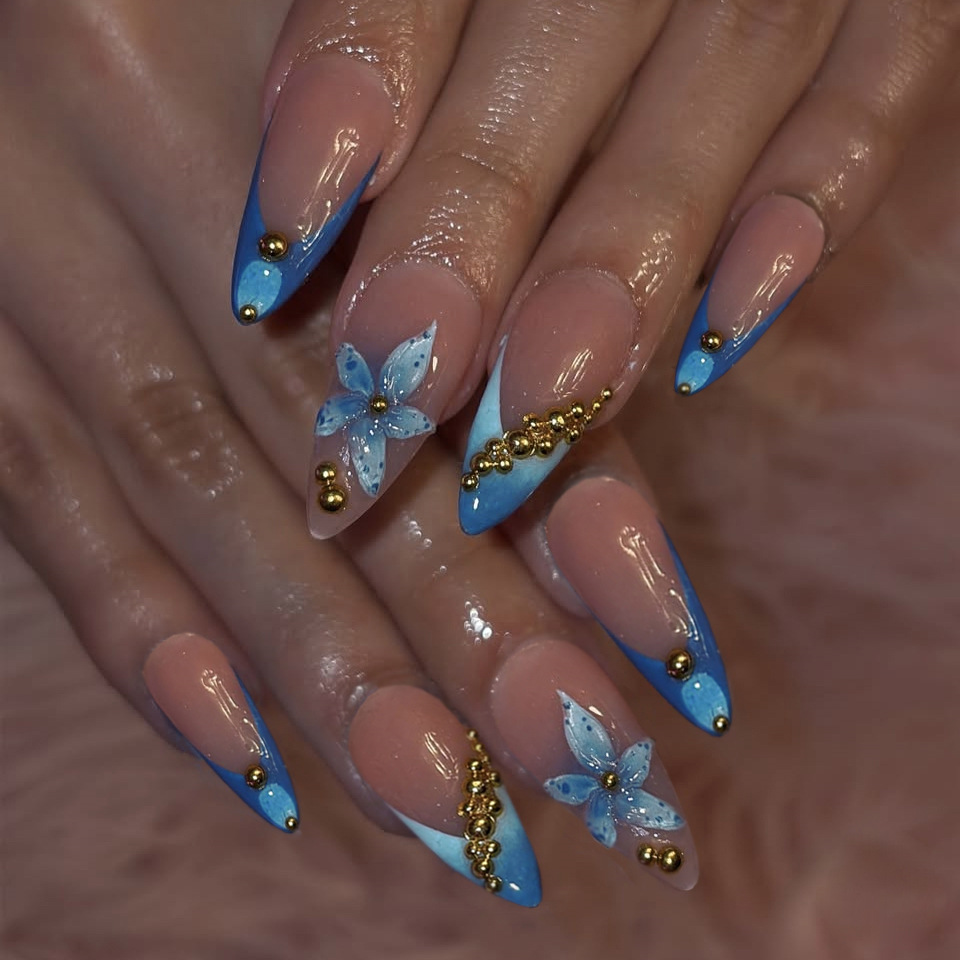 Faux ongles nude avec motif fl - Nail Art Pink avis et prix
